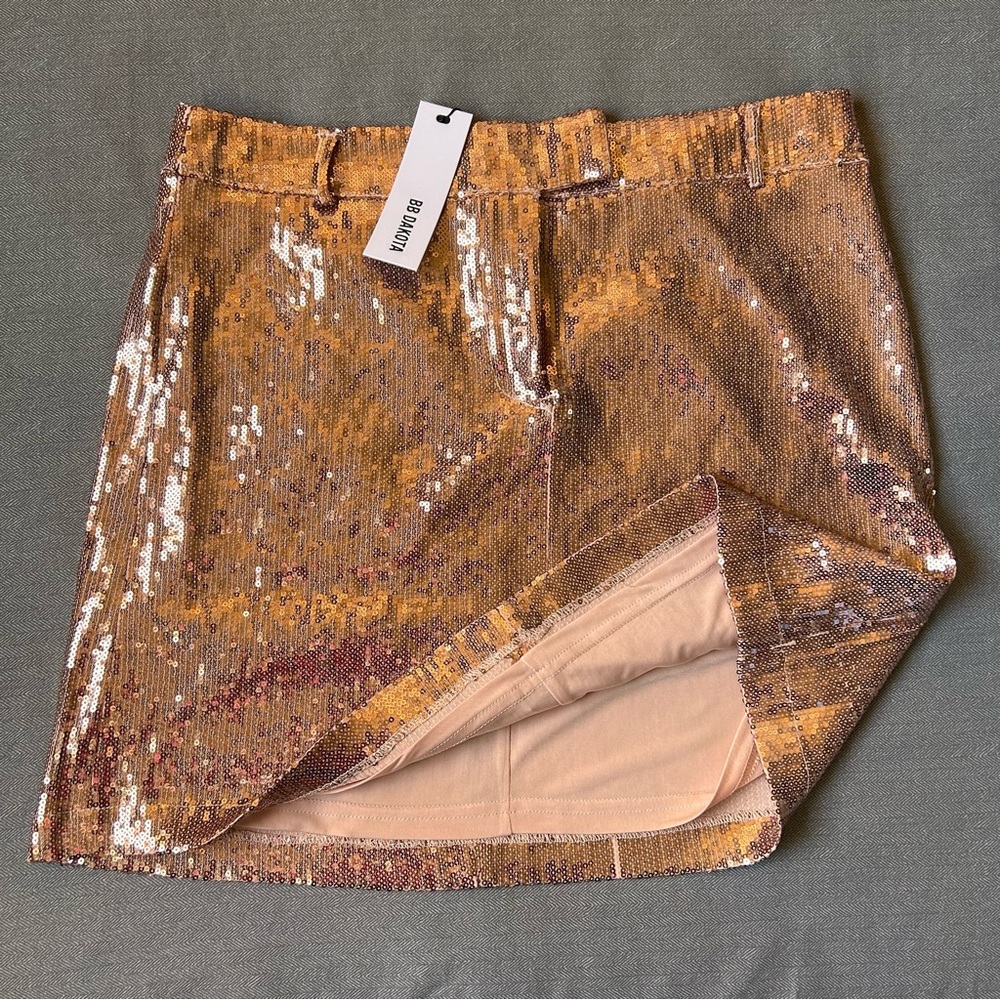 🆕‎ BB Dakota Rose Gold Sequin Mini Skirt - Picture 6 of 13